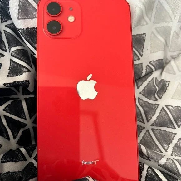 iPhone 12 (red)